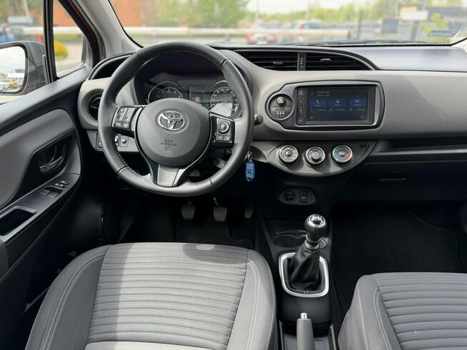 Toyota Yaris 1.5 VVT-i 111 KM 6MT Wersja Premium SalonPL Łódź - zdjęcie 9