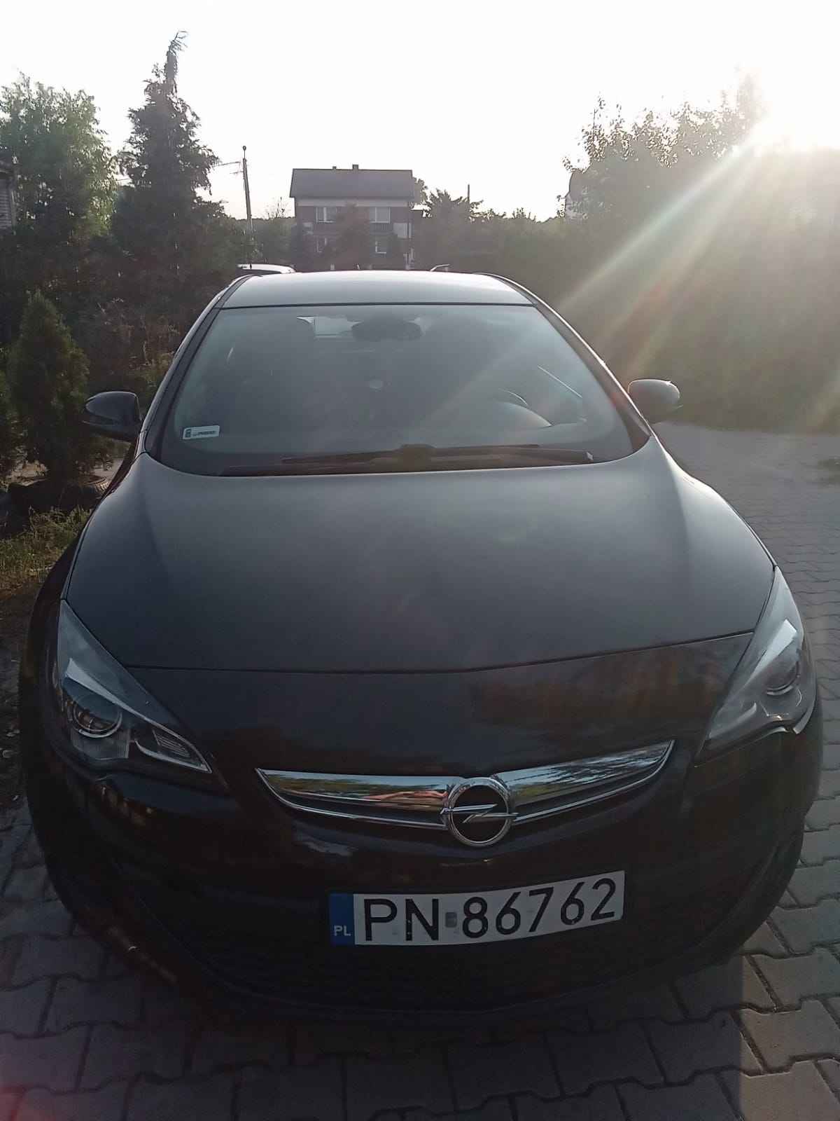 Opel Astra 2013 rok Turek - zdjęcie 1