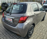 Toyota Yaris automat, hybryda,kamera cofania, grzane fotele ,serwis Olsztyn - zdjęcie 10