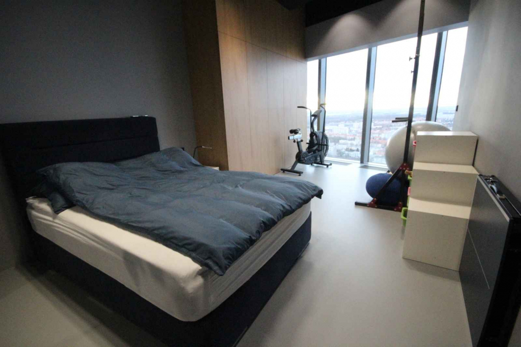 4pok, 155met, Sky Tower KOMÓRKA/GARAŻ/2013 (Wrocław) Krzyki - zdjęcie 6