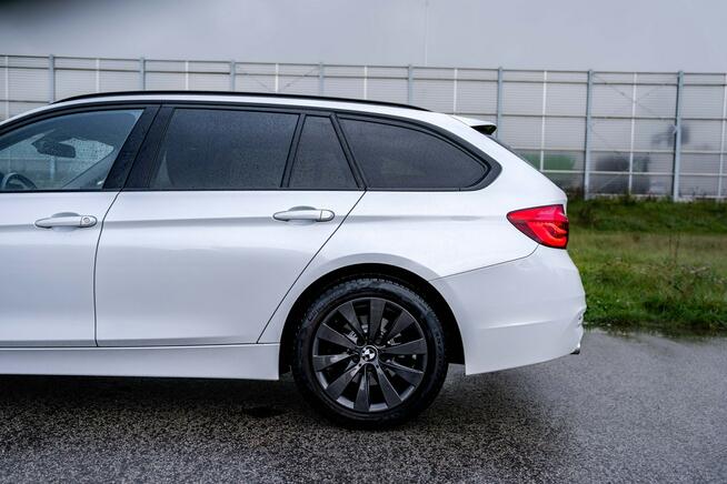 BMW 320d xDrive Touring, Salon PL, Bezwypadkowy, dod. komplet kół Warszawa - zdjęcie 12