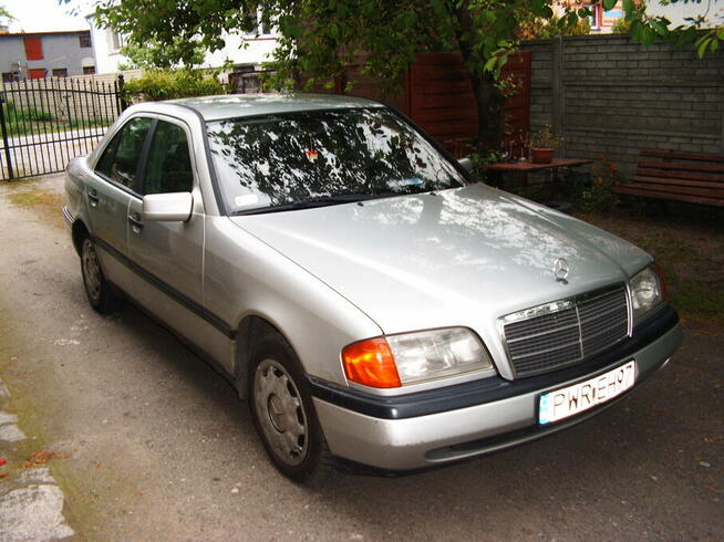 Mercedes C klasa 2,0 Diesel 1994r Września - zdjęcie 2