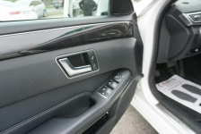 Mercedes E 220 polski salon Opole - zdjęcie 9