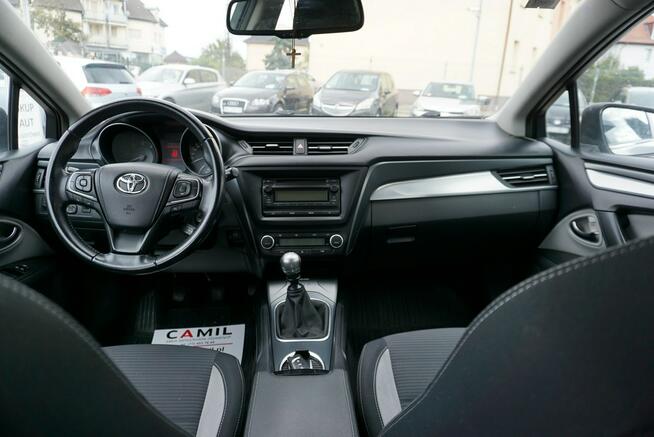 Toyota Avensis polski salon Opole - zdjęcie 11
