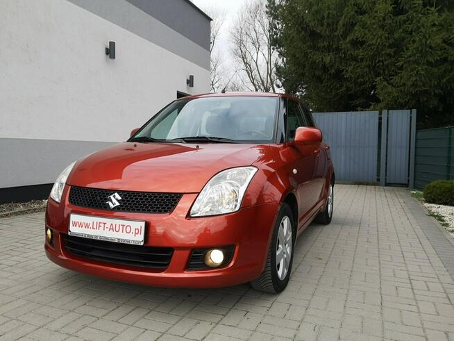 Suzuki Swift 1,328 16v 92KM Klimatyzacja  Alu Felgi Isofix  Gwarancja Strzegom - zdjęcie 1