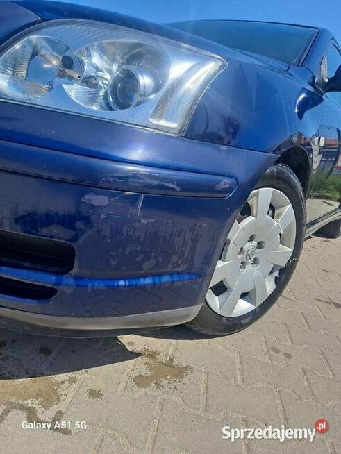 Syndyk sprzeda udział 1/2 samochodu Toyota Avensis 1.6 KAT. Przebędowo - zdjęcie 1