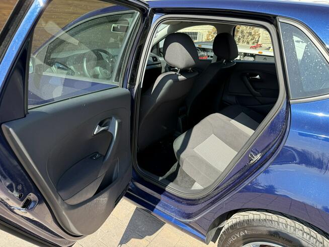 Volkswagen Polo 1.2 benzyna ładny stan bezwypadkowy klimatronik Konradów - zdjęcie 12