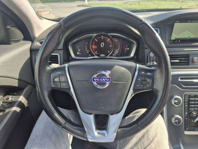 Volvo V70 D3 - SUMMUM - BEZWYPADKOWY - SERWIS NA PONAD 40 TYS - TOP! Łaziska Górne - zdjęcie 11