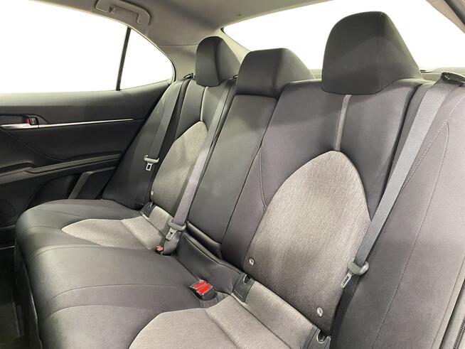 Toyota Camry 2.5 Hybrid Comfort CVT Sedan Warszawa - zdjęcie 12