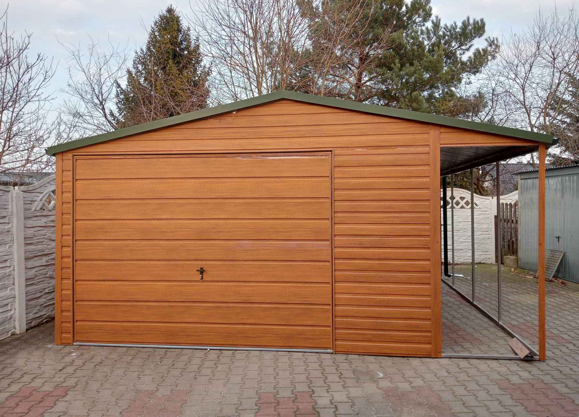 Garaż Blaszany 4×6 Złoty Dąb z Wiatą 1×6 na Słupkach – Profil Ocynk Koszalin - zdjęcie 2