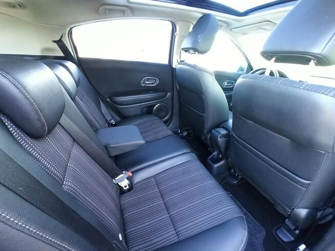 Honda HR-V 2018/17, salon, I właściciel, Executive Rzeszów - zdjęcie 11