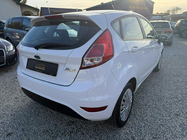 Ford Fiesta Bardzo ładny egzemplarz. Pierwsza rejestracja 2016. Chlewice - zdjęcie 3