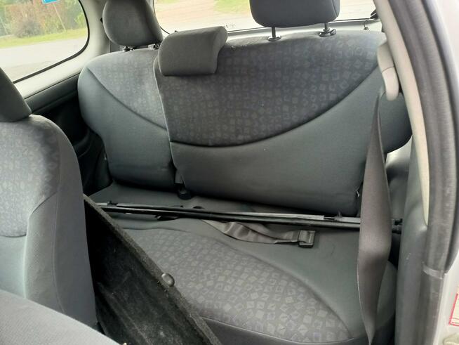 Toyota Yaris 1.3 03r Tarnów - zdjęcie 6