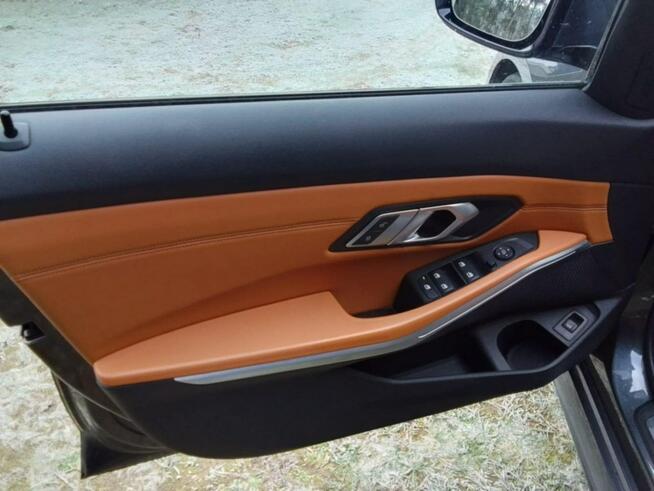 BMW 330i perfekcyjna Executive brązowe skóry Bydgoszcz - zdjęcie 9