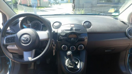 Mazda 2 1.4 75 kM, bogata wersja, pełen serwis Łódź - zdjęcie 12