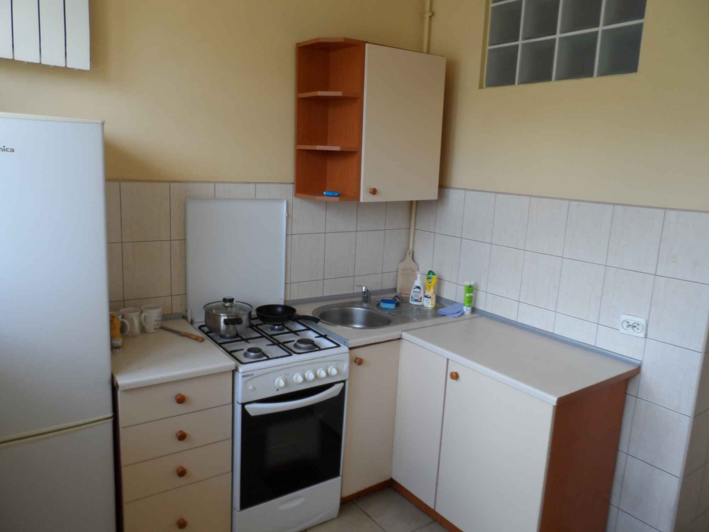 Wynajmę kawalerkę Łódź Uniwersytecka 22/30 balkon, kuchnia, parking Śródmieście - zdjęcie 4