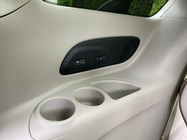 Chrysler Pacifica 2020 w wersji Limited  7 miejsc silnik 3.6 V6 Białystok - zdjęcie 12