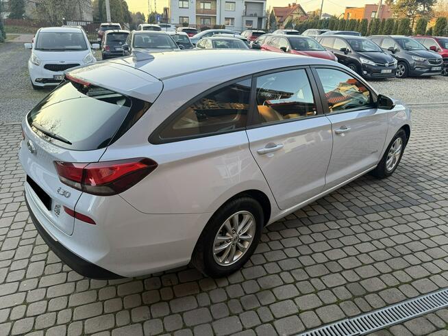 Hyundai i30 1,4 100KM  Klima  Navi  Kamera  Koła lato+zima Orzech - zdjęcie 6