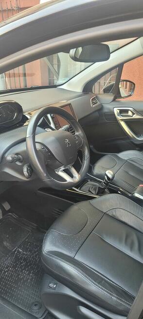 Sprzedam Auto Peugeot 2008 49,900tys. navi panorama kamera Gorzów Wielkopolski - zdjęcie 2