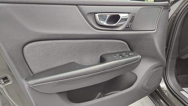 Volvo V60 B4 D Plus Dark aut  ! Z Polskiego Salonu ! Faktura Vat ! Warszawa - zdjęcie 10
