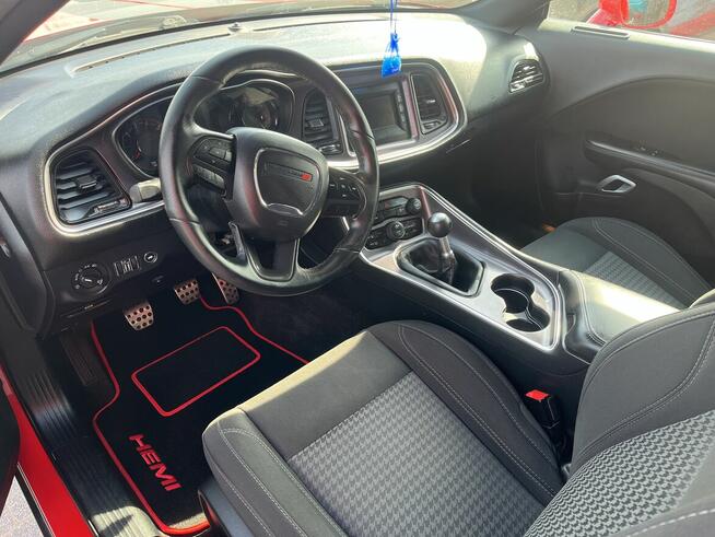 Dodge Challenger 2017 5,7 hemi manual Lewiczyn - zdjęcie 3
