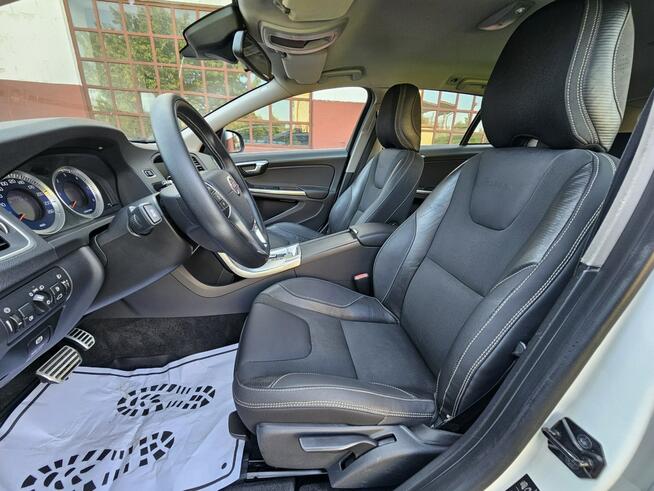 Volvo V60 2.0 5 cylindrów* R-Design* Bardzo Ładne i Zadbane Opoczno - zdjęcie 11