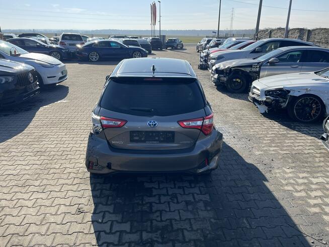 Toyota Yaris Selection Automat Hybryda Klimatronik Kamera Gliwice - zdjęcie 7