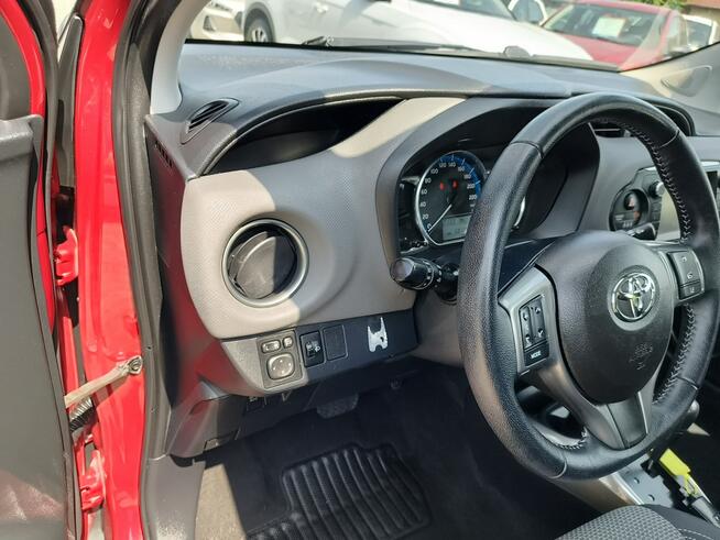 Toyota Yaris 1.5 Benzyna-hybryda 73 KM Przebieg-59 128 km Twardów - zdjęcie 11