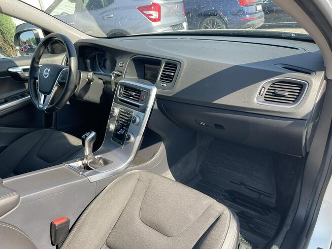 Volvo V60 Momentum D2 Skóra Klimatronik Ks. serwisowa Gliwice - zdjęcie 10