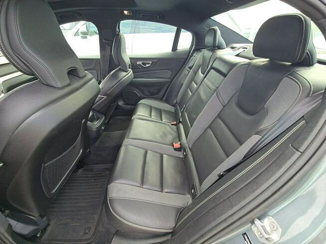 Volvo S60 R-Design / AWD / niski przebieg Warszawa - zdjęcie 12