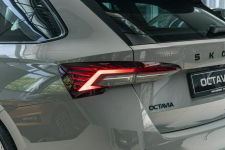 Škoda Octavia Combi Sportline 1.5 TSI m-HEV 150 KM DSG Łódź - zdjęcie 11