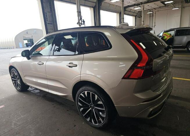 Volvo XC 60 Najwyższa wersja wyposażenia ULTRA / AWD / B5 Cieszyn - zdjęcie 5