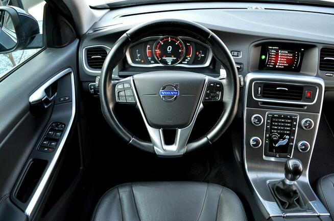 Volvo V60 LiFT 2,0D 5-Cilindrów Ledy Digital Skóra Navi Full Opcja Płock - zdjęcie 7