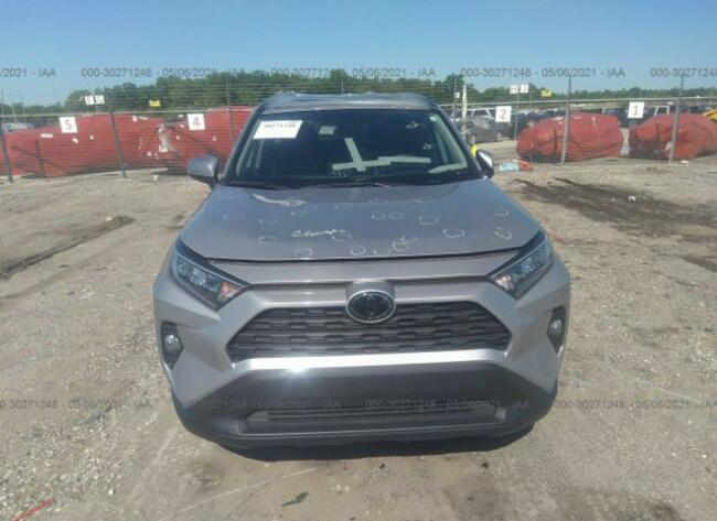 Toyota RAV-4 2020, 2.5L, XLE, po gradobiciu Warszawa - zdjęcie 5