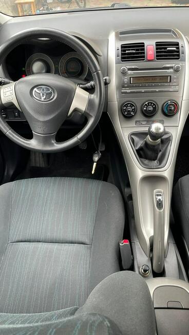 Toyota Auris 1.6 Luna Wąchock - zdjęcie 11