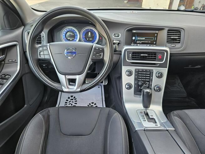 Volvo V60 2.0 5 cylindrów* R-Design* Bardzo Ładne i Zadbane Opoczno - zdjęcie 9
