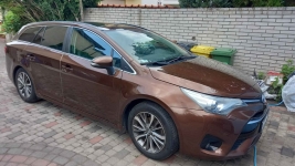 sprzedam toyota avensis