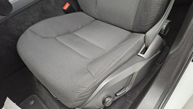 Volvo XC 60 B4 B Momentum Pro aut ! Z Polskiego Salonu ! Faktura Vat ! Warszawa - zdjęcie 12