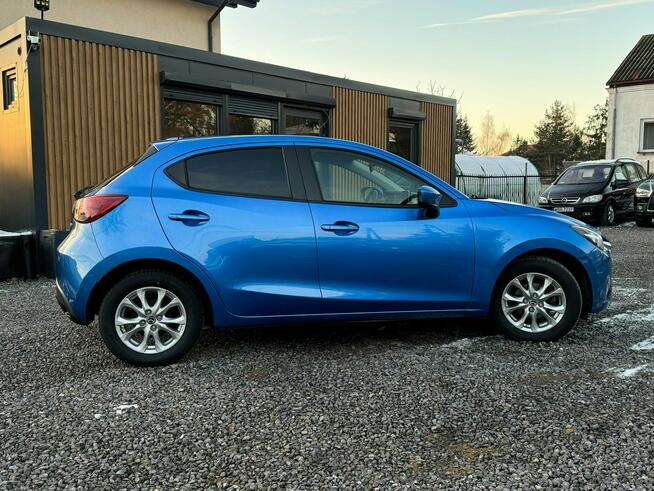 Mazda 2 Auto z Gwarancją, niski przebieg, piękny kolor Gołków - zdjęcie 4