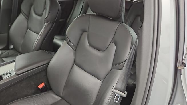 Volvo XC 60 B4 B Plus Dark aut ! Z Polskiego Salonu ! Faktura Vat ! Warszawa - zdjęcie 11