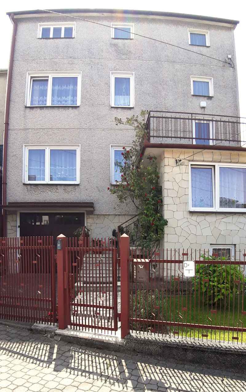Dom rodzinny, na cichej ulicy Busko-Zdrój - zdjęcie 1