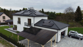 Wiata z dachem z paneli fotowoltaicznych – 9,9 kWp + magazyn 10 kWh Bemowo - zdjęcie 5