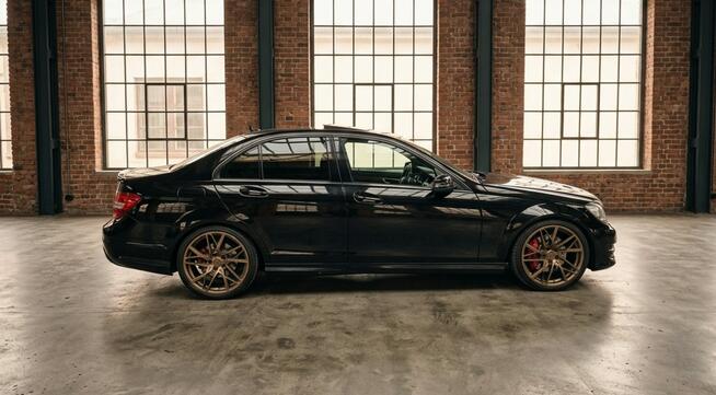 Mercedes C 350 AMG Line gwint alu 19 full opcja Rok Gwarancji Kraków - zdjęcie 4