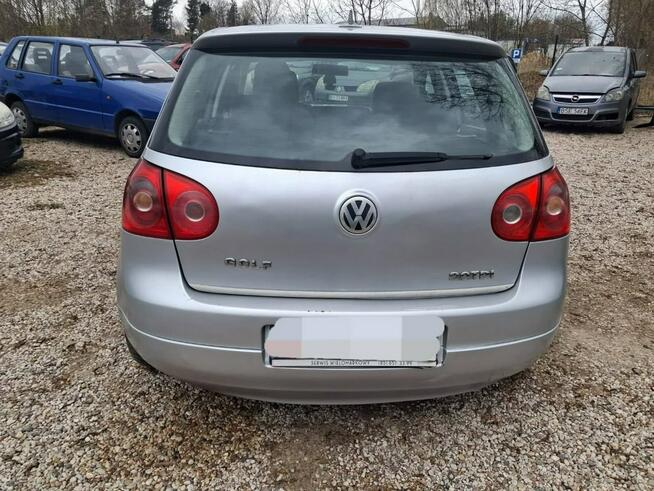2.0 TDI fajny srebrny Golfik Fasty - zdjęcie 6
