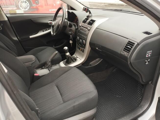 Toyota Corolla 1.6 benzyna salon serwis Warszawa - zdjęcie 8