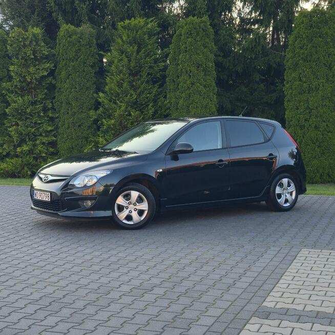 HYUNDAI i30 Benzyna 1.4 109KM Zarejestrowany w Polsce, Klima, Serwis Ostrów Mazowiecka - zdjęcie 3