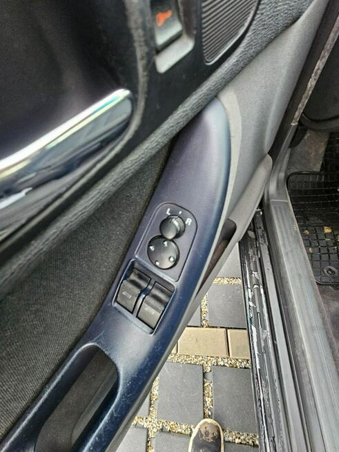 Audi A3 Benzyna 1.6 - 101 KM - Opłaty długo Głogów - zdjęcie 11