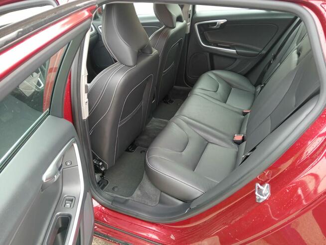 SPRZEDAM VOLVO V60 2017r 2.0 D4 AUTOMAT Kotłówka - zdjęcie 9