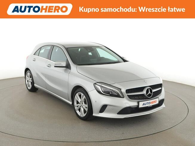 Mercedes A 180 automat półskóra full LED navi tempomat grzane fotele Warszawa - zdjęcie 10
