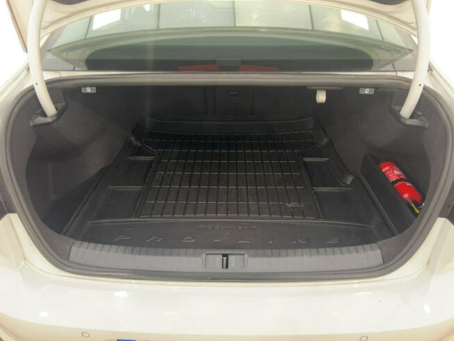 Volkswagen Passat 2.0 TSI Elegance DSG Warszawa - zdjęcie 11
